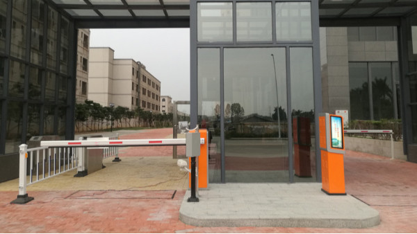 安防監控系統安裝公司分享富士智能停車場系統介紹